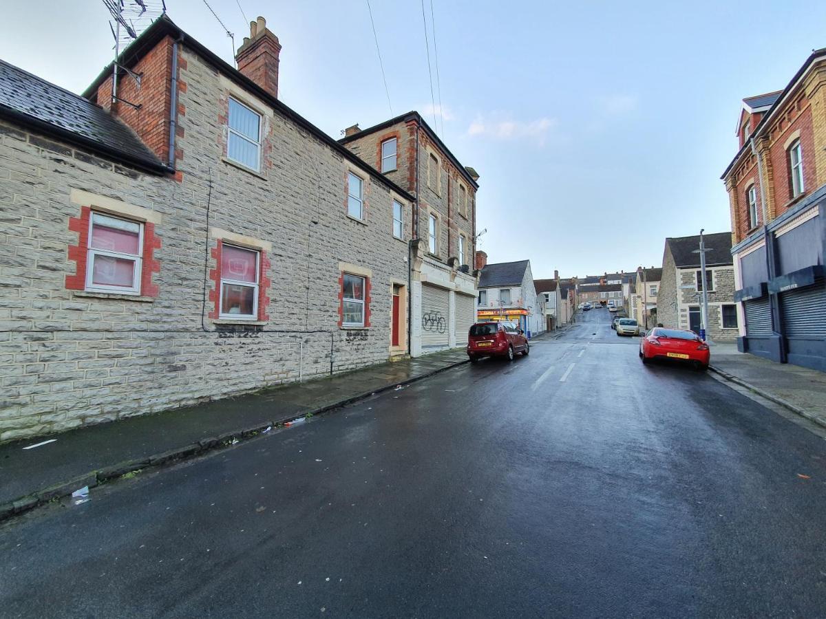 F3 2 Bedroomed Town House - Free Parking - Super 150 Mbps Wifi Near Gavin N Stacey Film House - 1 Free Dog Allowed Barry Zewnętrze zdjęcie