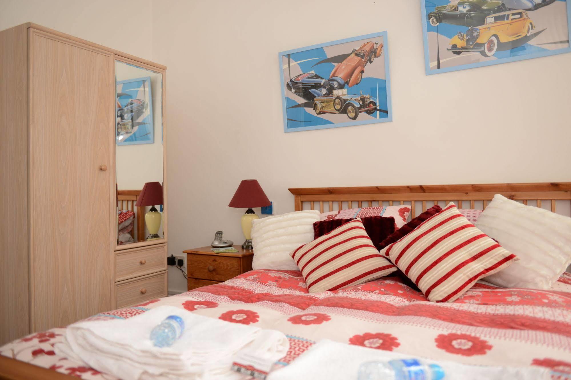 F3 2 Bedroomed Town House - Free Parking - Super 150 Mbps Wifi Near Gavin N Stacey Film House - 1 Free Dog Allowed Barry Zewnętrze zdjęcie