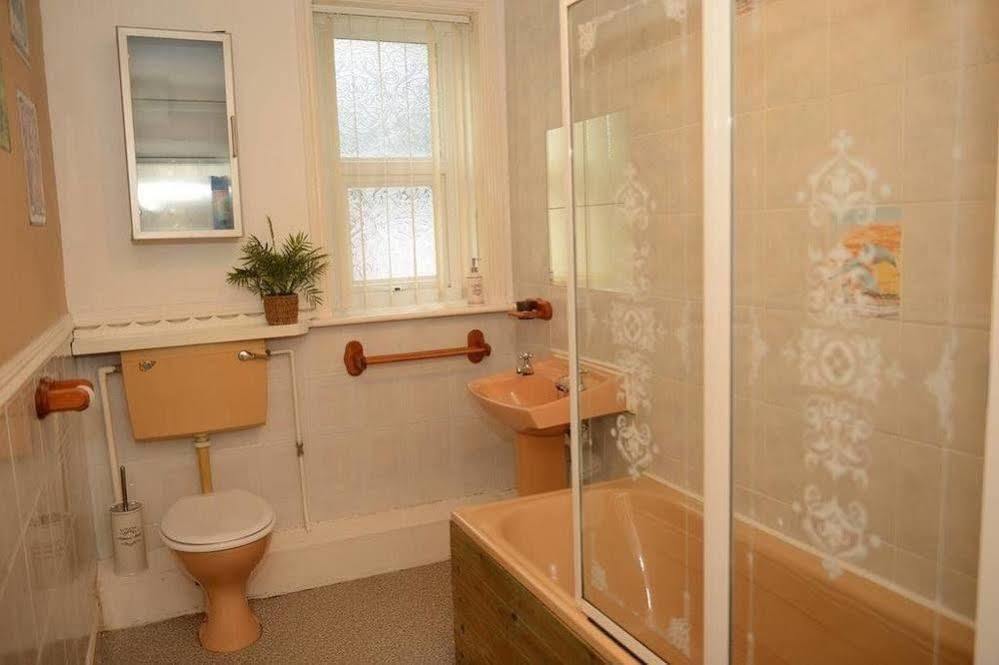 F3 2 Bedroomed Town House - Free Parking - Super 150 Mbps Wifi Near Gavin N Stacey Film House - 1 Free Dog Allowed Barry Zewnętrze zdjęcie