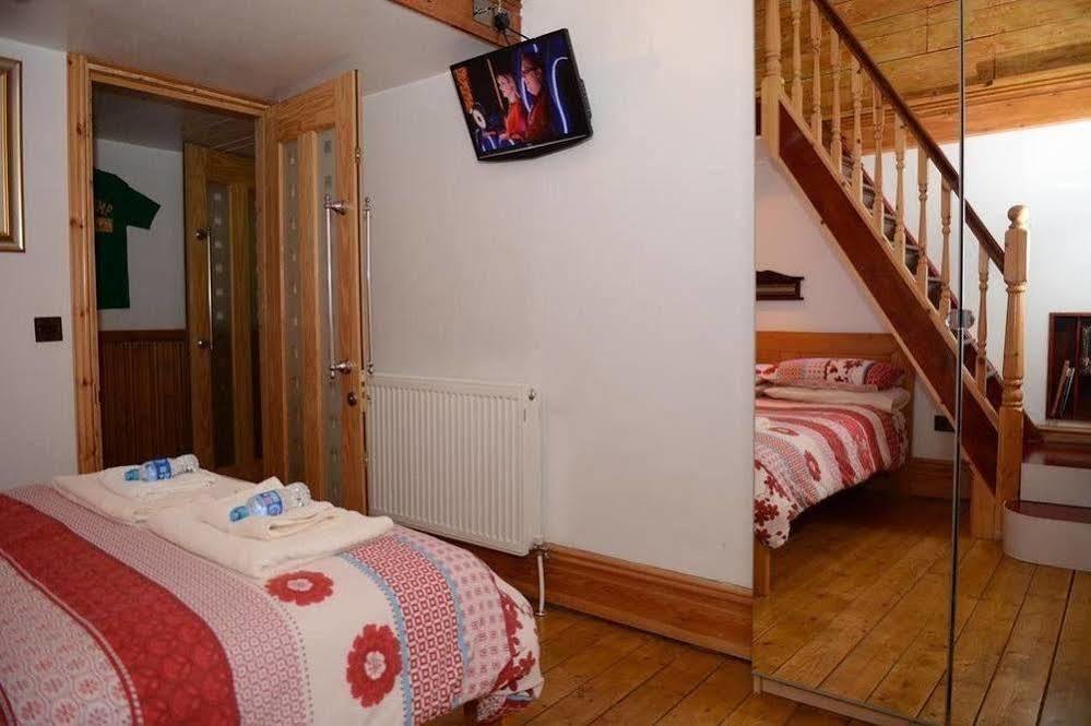 F3 2 Bedroomed Town House - Free Parking - Super 150 Mbps Wifi Near Gavin N Stacey Film House - 1 Free Dog Allowed Barry Zewnętrze zdjęcie