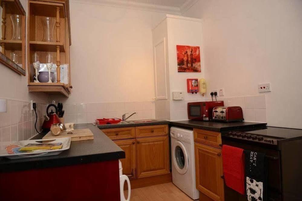 F3 2 Bedroomed Town House - Free Parking - Super 150 Mbps Wifi Near Gavin N Stacey Film House - 1 Free Dog Allowed Barry Zewnętrze zdjęcie
