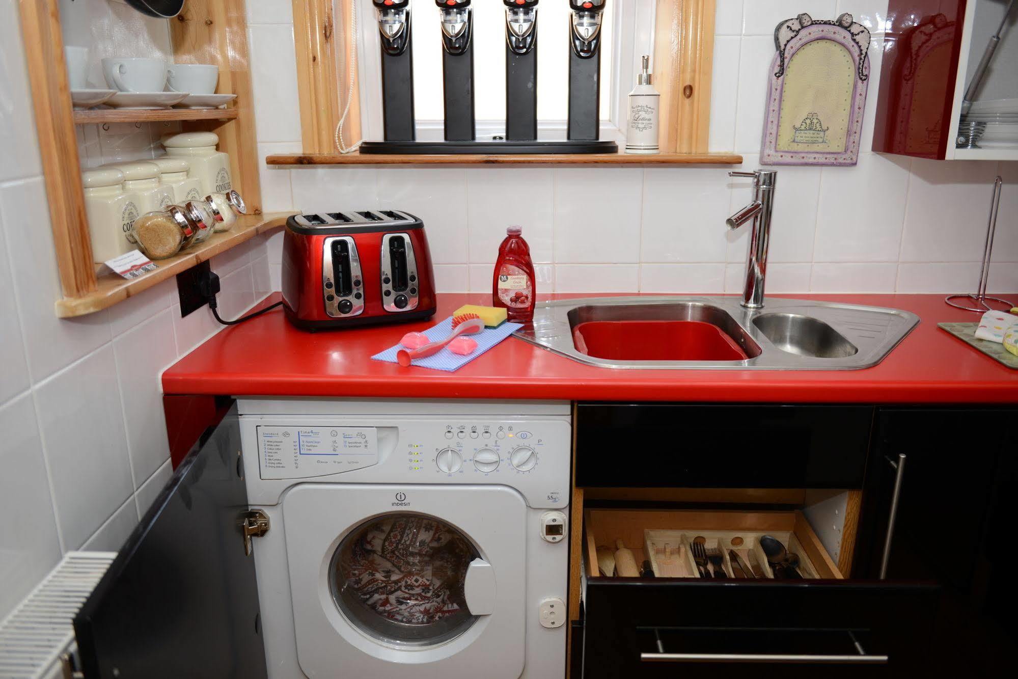 F3 2 Bedroomed Town House - Free Parking - Super 150 Mbps Wifi Near Gavin N Stacey Film House - 1 Free Dog Allowed Barry Zewnętrze zdjęcie
